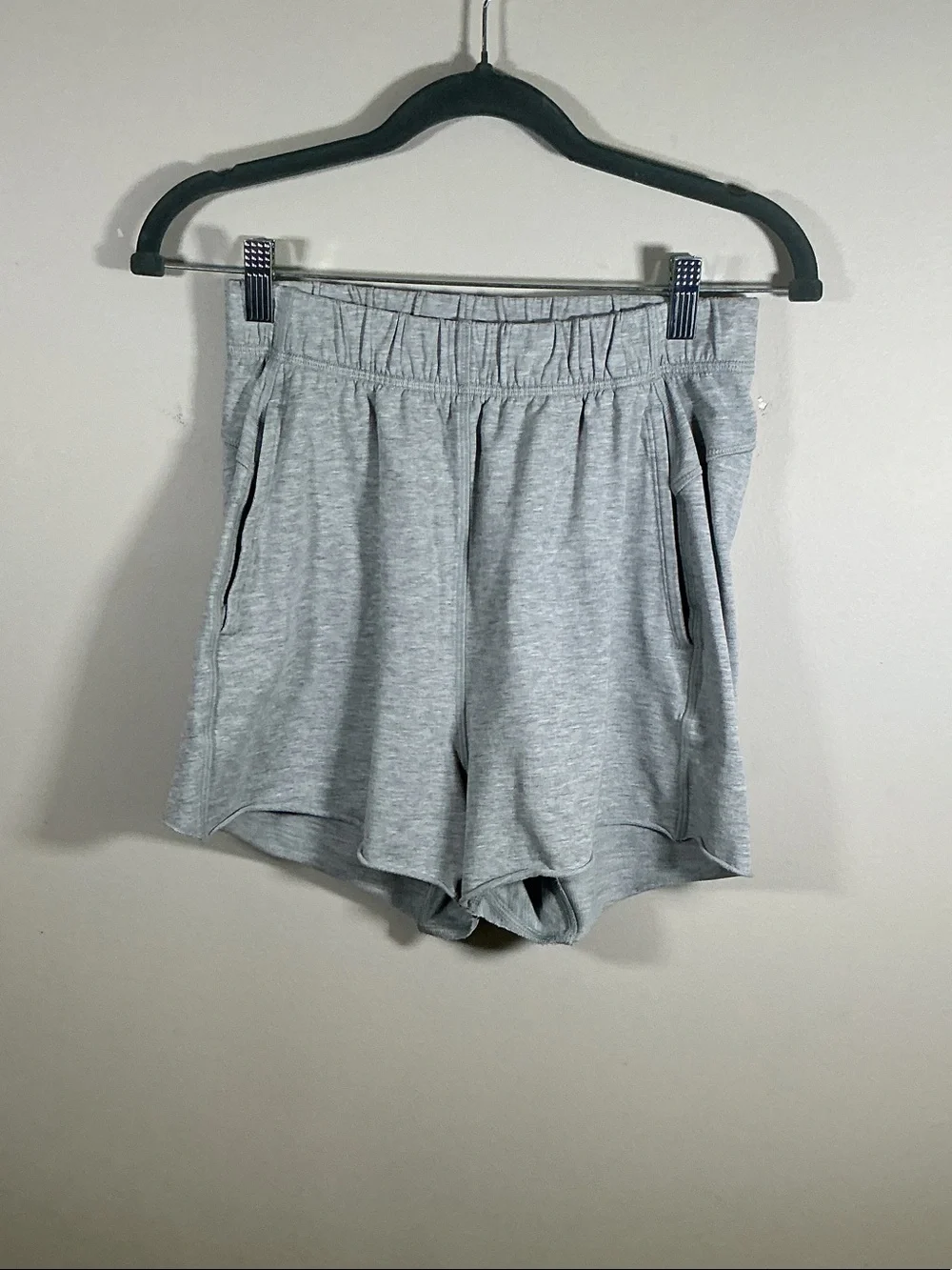 Lululemon Gray Lounge Shorts Elastic Waist Pocket Casual Size 4 Approx